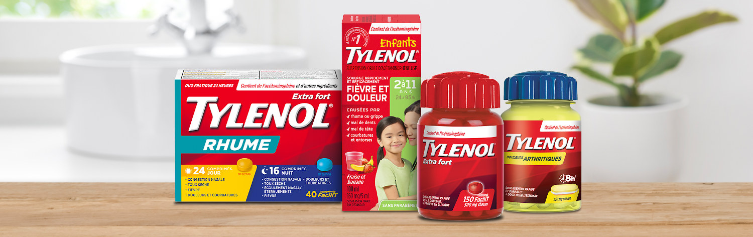 Des produits Tylenol placés sur une table